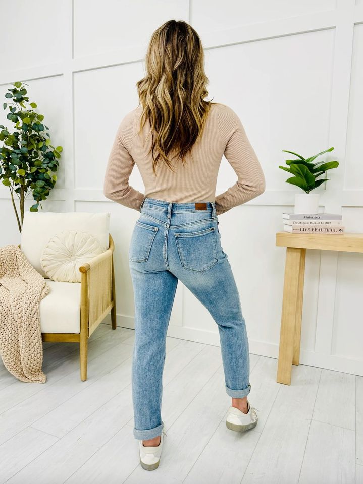 Mid-Rise Boyfriend Fit Judy Blues